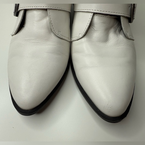 Steve Madden Bark White Leather Belted Ankle Booties Size 7.5M Streetwear Moto - Picture 10 of 15